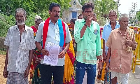 எலும்பு அரவை ஆலையை அகற்றக்கோரி குறை தீர்க்கும் கூட்டத்தில் கிராம மக்கள் மனு