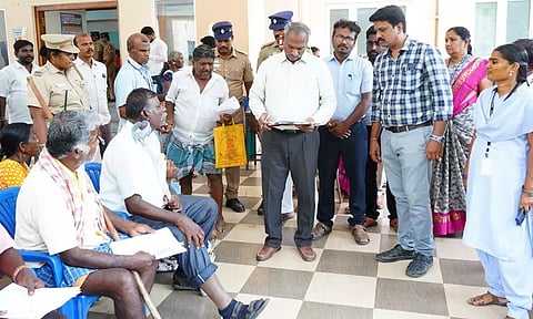 மணல் கடத்தலுக்கு துணை போகும் அதிகாரி மீது நடவடிக்கை எடுக்க வேண்டும்