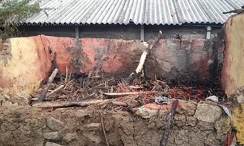 குடிசை தீப்பற்றி எரிந்து நாசம்