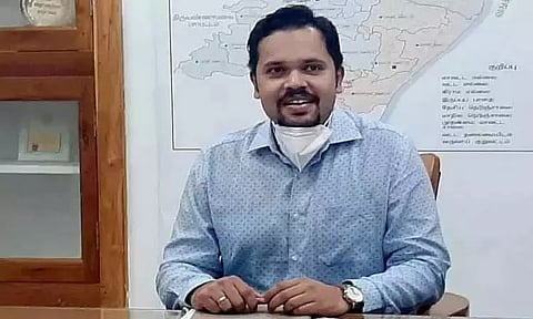 செங்கல்பட்டு மாவட்ட மக்கள் குறைதீர்க்கும் நாள் கூட்டத்தில் பயனாளிகளுக்கு இலவச வீட்டுமனை பட்டா