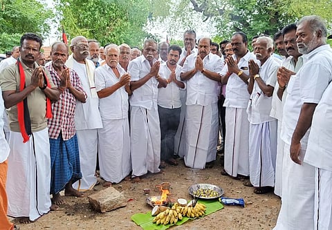 வடமதுரை ஒன்றியத்தில் ரூ.8 கோடியில் சாலை அமைக்கும் பணி