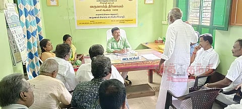 சமாதான கூட்டத்தை புறக்கணித்து விவசாயிகள் வெளிநடப்பு