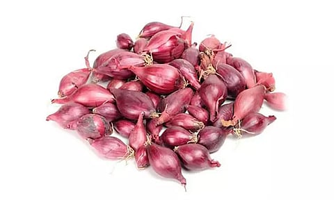 சின்ன வெங்காயத்தின் விலை இரட்டை சதம் அடித்தது ஒரு கிலோ ரூ.230 வரை விற்பனை