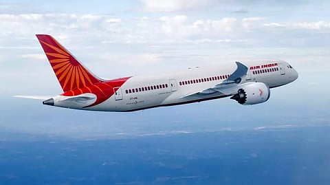 ஏர் இந்தியா விமானத்தில் ஊழியர்களுடன் ரகளை; நேபாள நாட்டு பயணி மீது வழக்கு