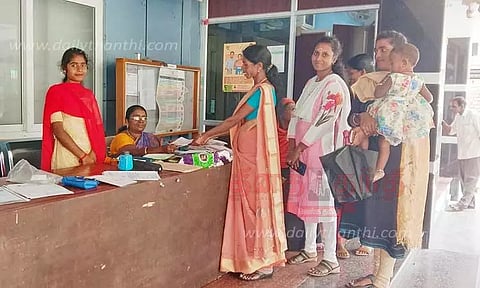 வராண்டாவில் செயல்படும் பெண் குழந்தைகள் பாதுகாப்பு திட்ட அலுவலகம்