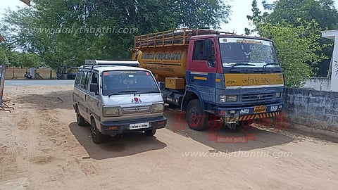 பரமத்திவேலூர் பகுதியில்வட்டார போக்குவரத்து அலுவலர் திடீர் வாகன சோதனை