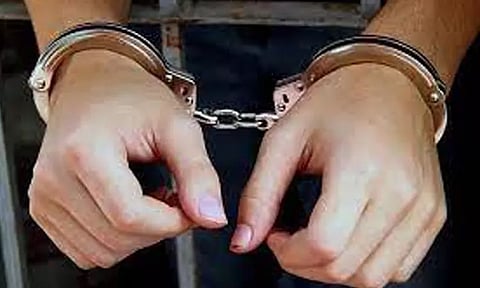 பிளஸ்-1 மாணவி பாலியல் பலாத்காரம்; வாலிபர் கைது