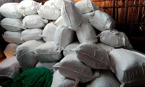 திருச்செந்தூர் அருகே ஓலை செட்டில் 80 மூட்டை பீடி இலைகள் பறிமுதல்