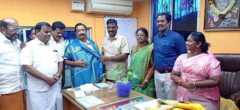 அறங்காவலர்கள் குழு தலைவராக ஜெயக்குமார் தேர்வு