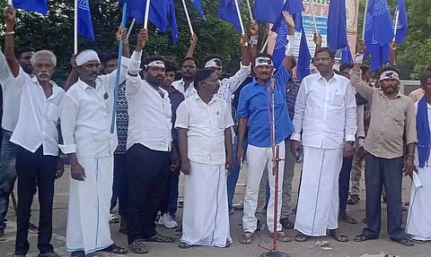 இந்திய குடியரசு கட்சியினர் ஆர்ப்பாட்டம்