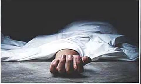 சாத்தான்குளம் அருகே மாடியிலிருந்து தவறி விழுந்த தொழிலாளி சாவு