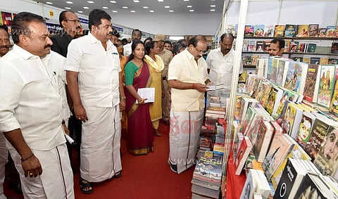 ஓசூர் மூக்கண்டபள்ளியில் 12-வது புத்தக கண்காட்சி அமைச்சர் அர.சக்கரபாணி தொடங்கி வைத்தார்