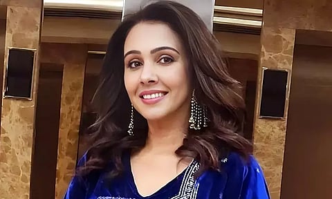 "ஓட்டலில் இரவு தங்க சொன்னார்" டைரக்டர் மீது நடிகை புகார்