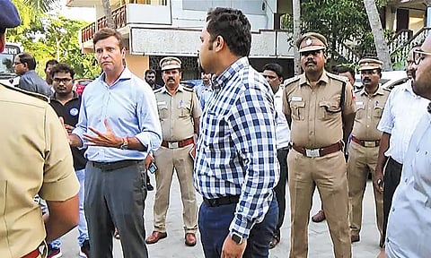 மாமல்லபுரத்தில் சர்வதேச அலைச்சறுக்கு போட்டி முன்னேற்பாடுகள் - விளையாட்டு மேம்பாட்டு துறை செயலர் ஆய்வு