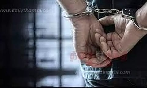 பெல் ஊழியர் வீட்டின் கதவை உடைத்து திருடியவர் கைது