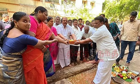 அரசு குடியிருப்புகள் சீரமைக்கும் பணி