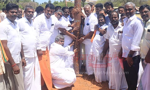 ராமசுவரத்தில் பா.ஜனதா சார்பில் விழா மேடை அமைக்கும் பணி தொடங்கியது