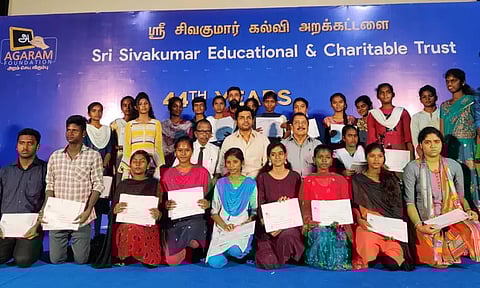 'கல்வி மூலமாக வாழ்க்கையை படியுங்கள், வாழ்க்கை மூலமாக கல்வியை படியுங்கள்' - மாணவர்களுக்கு நடிகர் சூர்யா அறிவுரை