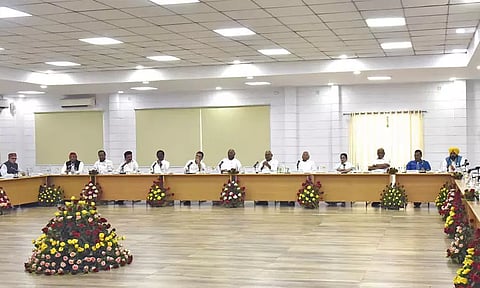 பா.ஜனதாவை வீழ்த்த தீவிரம்: பெங்களூருவில் இன்று எதிர்க்கட்சிகள் கூட்டம்..!