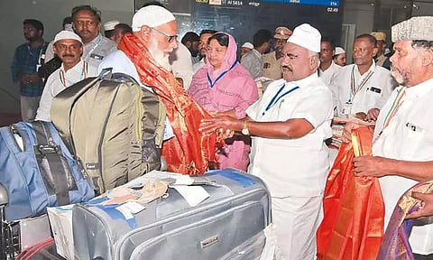 ஹஜ் புனித பயணம் முடிந்துn 150 பேருடன் முதல் விமானம் சென்னை வந்தது