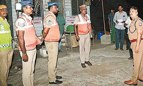 ஆவடி போலீஸ் கமிஷனரகத்துக்கு உட்பட்ட பகுதிகளில் நள்ளிரவில் போலீஸ் கமிஷனர் சங்கர் ஆய்வு