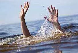 ஆற்றில் மூழ்கி பள்ளி மாணவன் சாவு