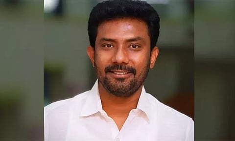 அனைத்து கட்சிக் கூட்டத்தில் அதிமுக சார்பில் பங்கேற்கிறேன் - ஓ.பி.எஸ். மகன் ரவீந்திரநாத் டுவீட்