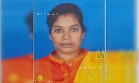 ரெயில் முன் பாய்ந்து பெண் தற்கொலை