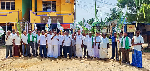 விவசாயிகள் ஆர்ப்பாட்டம்