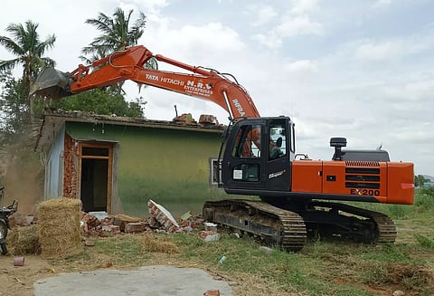 ஆக்கிரமிப்பு வீடுகள் அகற்றம்