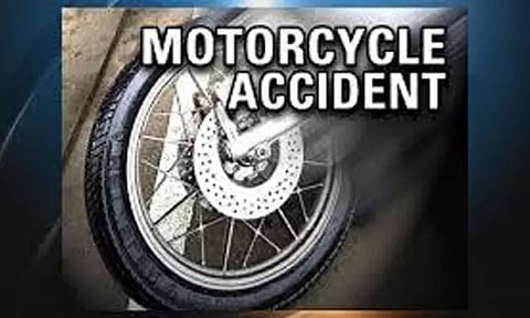 தட்டார்மடம் அருகே மோட்டார் சைக்கிள் மோதியதில் இளம்பெண் படுகாயம்