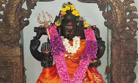 கழுகு மலைமுத்து மாரியம்மன்கோவில் கொடைவிழா தொடக்கம்