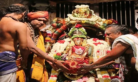 நெல்லையப்பர் கோவிலில் ஆடிப்பூர விழா: காந்திமதி அம்பாளுக்கு முளைக்கட்டும் வைபவம்