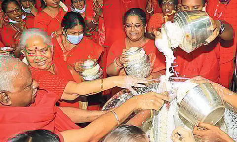 மேல்மருவத்தூர் கோவிலில் ஆடிப்பூர விழா