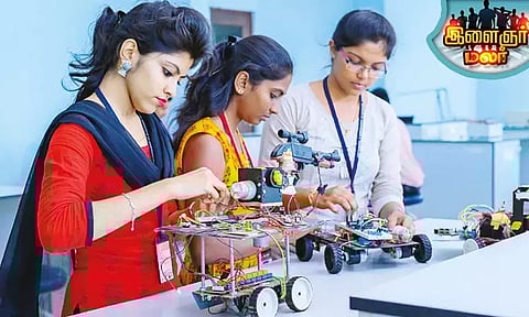 டிஜிட்டல் உலகை ஆட்சி செய்யும், எலக்ட்ரானிக்ஸ் அண்ட் கம்யூனிகேஷன் படிப்பு