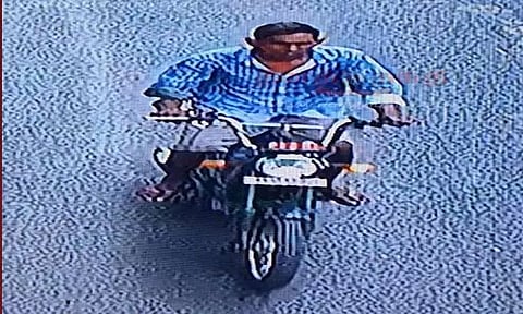 மோட்டார் சைக்கிள்களை குறி வைத்து திருடும் கும்பல்