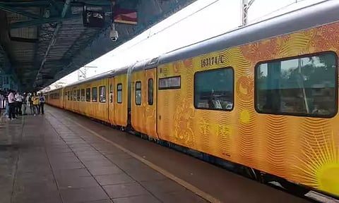 மதுரையில் இருந்து எழும்பூர் வரும் தேஜஸ் எக்ஸ்பிரஸ் ரெயில் நேரம் மாற்றம் - தெற்கு ரெயில்வே அறிவிப்பு