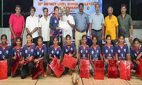 பள்ளிகளுக்கு இடையேயான கைப்பந்து போட்டி