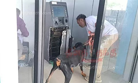 ஏ.டி.எம். எந்திரத்தை உடைத்து ரூ.15 லட்சம் கொள்ளை