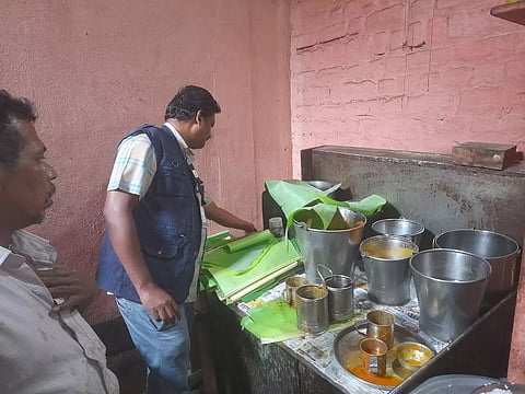 'தினத்தந்தி' செய்தி எதிரொலி; கூடலூரில் ஓட்டல், கடைகளில் அதிகாரிகள் சோதனை