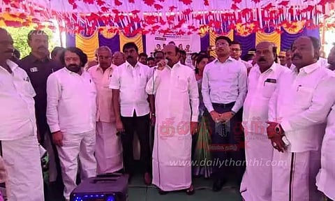 மகளிர் உரிமைத் தொகை மனுக்கள் பெறும் முகாமில் அமைச்சர் எ.வ.வேலு ஆய்வு