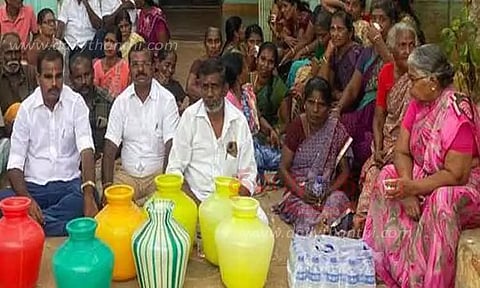 குடிநீர் கேட்டு பேரூராட்சி அலுவலகத்தை பொதுமக்கள் முற்றுகை