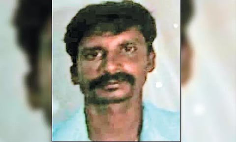 தொழிலாளியை அடித்துக்கொன்று உடலை கடலில் வீசிய கொள்ளையர்கள்