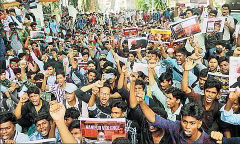 மணிப்பூர் சம்பவத்தை கண்டித்து சென்னையில் கல்லூரி மாணவர்கள் போராட்டம்