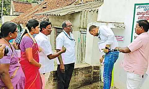 பிஞ்சிவாக்கம் ஊராட்சியில் 'ஜல் ஜீவன் மிஷன்' திட்டம் - வீடு வீடாக சென்று மத்திய அரசு அதிகாரி ஆய்வு