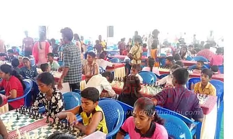 மாணவ-மாணவிகளுக்கான செஸ் போட்டி