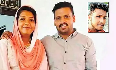 கேரளாவில் 'செல்பி'யால் விபரீதம்: ஆற்றில் தவறி விழுந்த புதுமண தம்பதி பலி