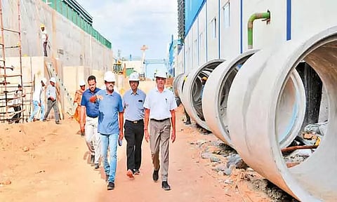 நெம்மேலியில் கடல்நீரை குடிநீராக்கும் சுத்திகரிப்பு நிலையத்தில் தலைமை செயலாளர் சிவ்தாஸ் மீனா ஆய்வு