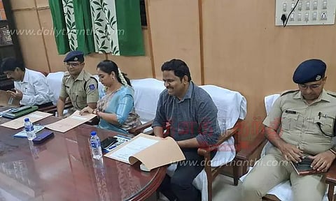 கலை விழாவில் உள்ளூர் கலைஞர்களுக்கு முன்னுரிமை