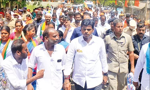 டாஸ்மாக்கை மூடிவிட்டு கள்ளுக்கடைகளை திறக்க வேண்டும் -அண்ணாமலை பேச்சு